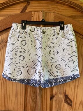 Code Bleu Chloe low rise white blue eyelet lace cuffed hem shorts size 10